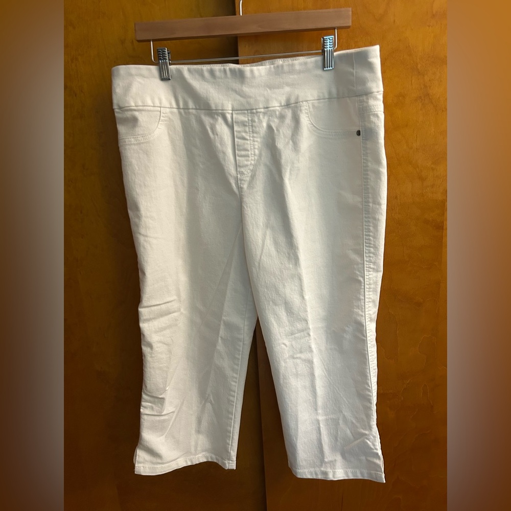 Christopher & Banks White Cropped Pants